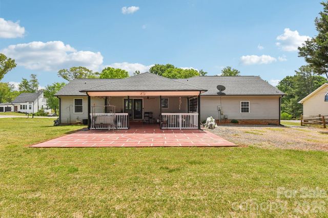 140 Clearview Road, Statesville, NC 28625