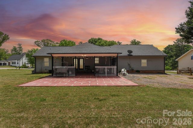 140 Clearview Road, Statesville, NC 28625