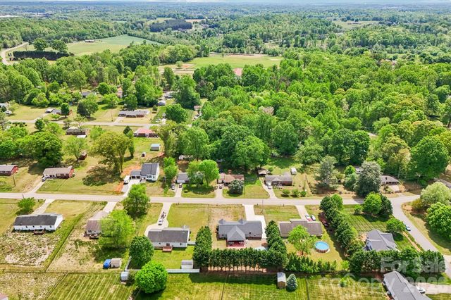 140 Clearview Road, Statesville, NC 28625