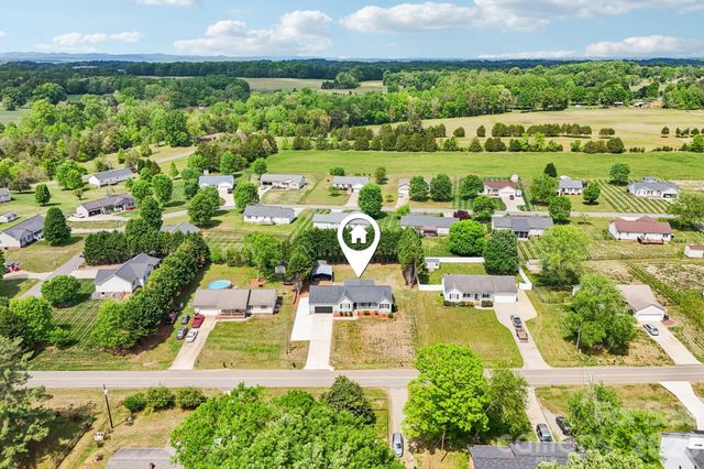 140 Clearview Road, Statesville, NC 28625