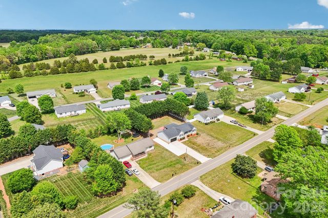 140 Clearview Road, Statesville, NC 28625