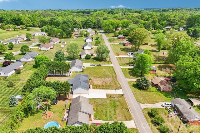 140 Clearview Road, Statesville, NC 28625
