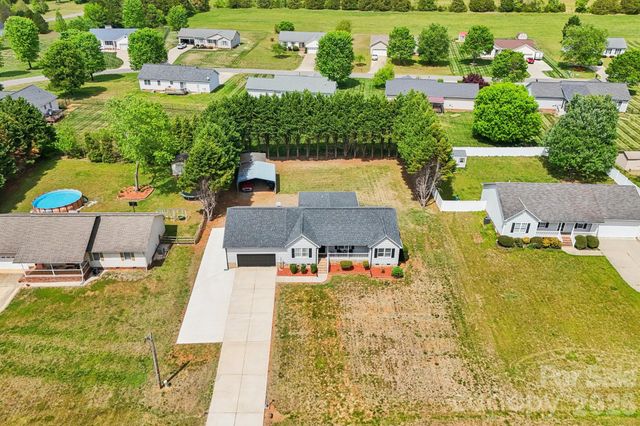 140 Clearview Road, Statesville, NC 28625