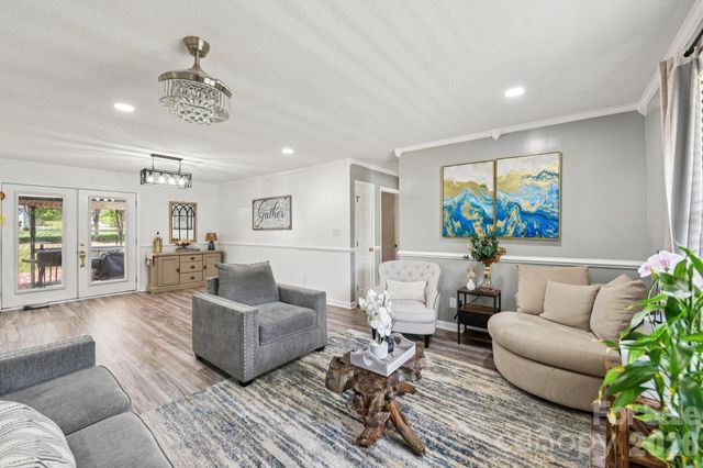 140 Clearview Road, Statesville, NC 28625
