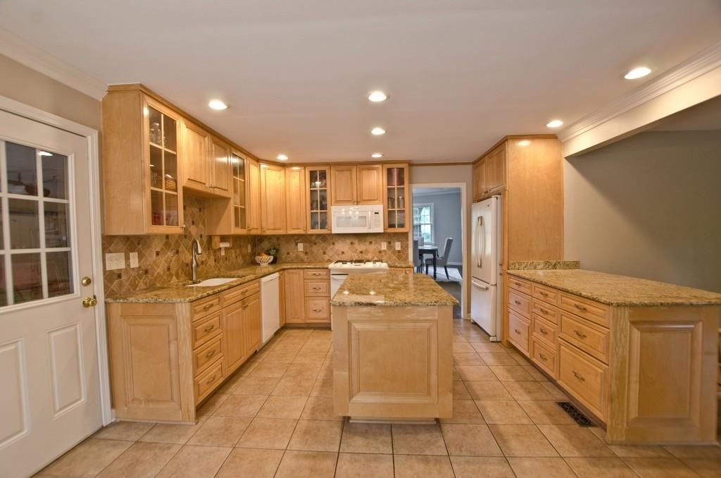 Image 14 of property listing at 2065 Renault Lane, Atlanta, GA 30345
