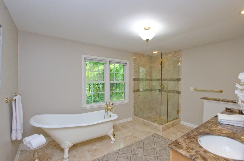 Image 21 of property listing at 2065 Renault Lane, Atlanta, GA 30345