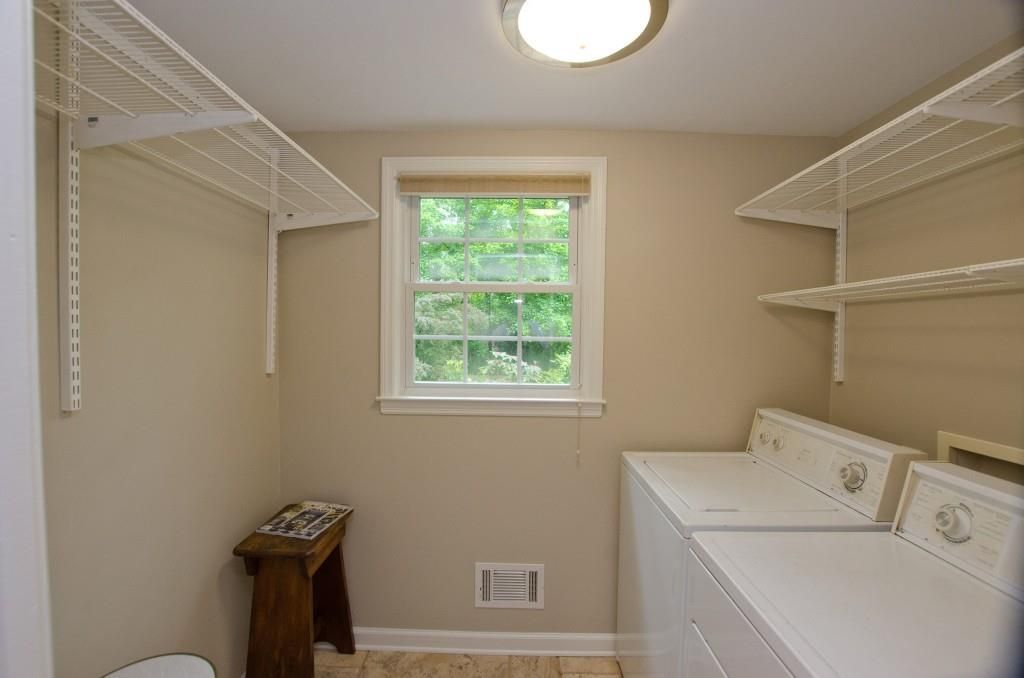 Image 26 of property listing at 2065 Renault Lane, Atlanta, GA 30345