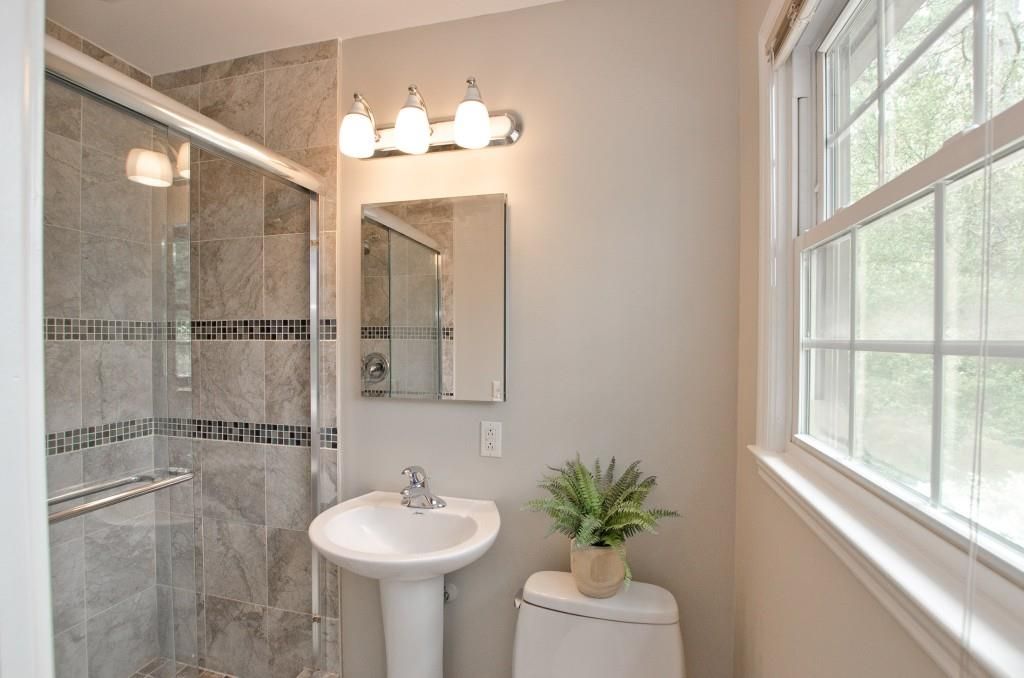 Image 33 of property listing at 2065 Renault Lane, Atlanta, GA 30345