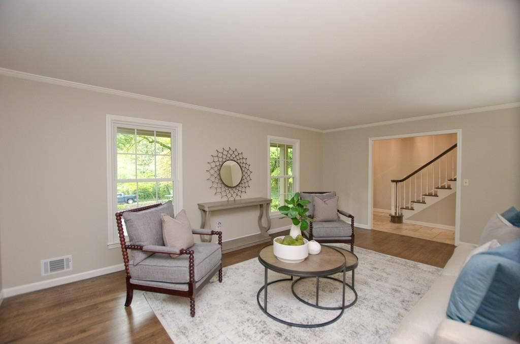Image 4 of property listing at 2065 Renault Lane, Atlanta, GA 30345