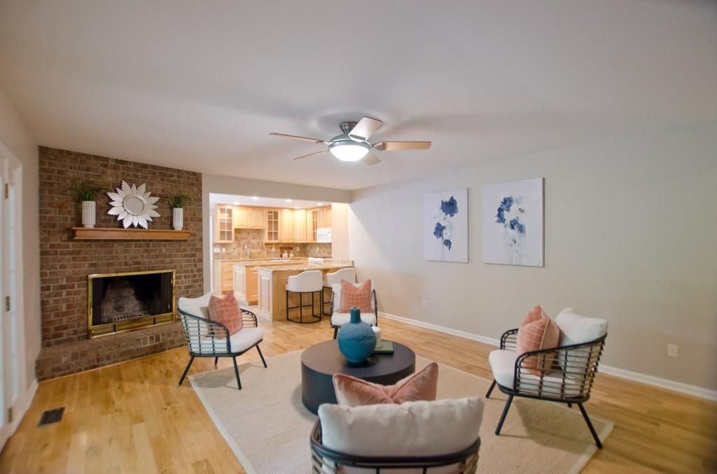 Image 5 of property listing at 2065 Renault Lane, Atlanta, GA 30345