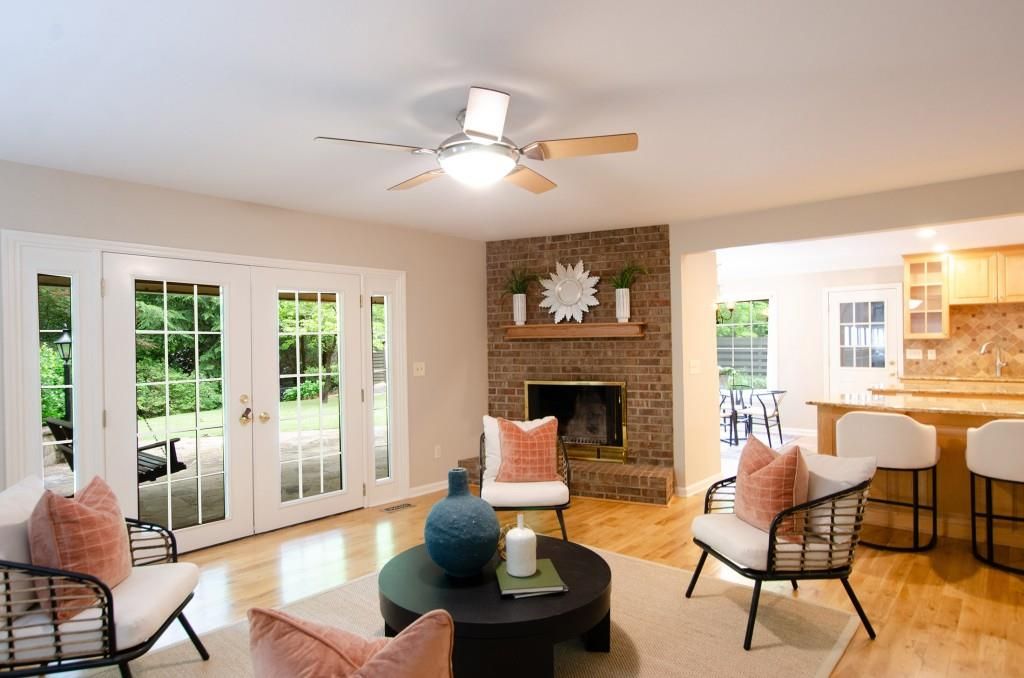 Image 6 of property listing at 2065 Renault Lane, Atlanta, GA 30345