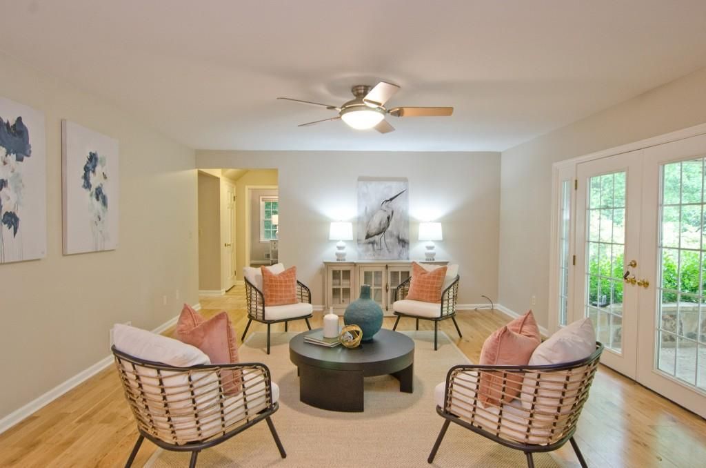 Image 7 of property listing at 2065 Renault Lane, Atlanta, GA 30345