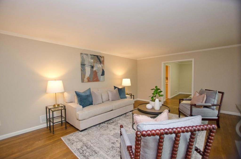 Image 9 of property listing at 2065 Renault Lane, Atlanta, GA 30345