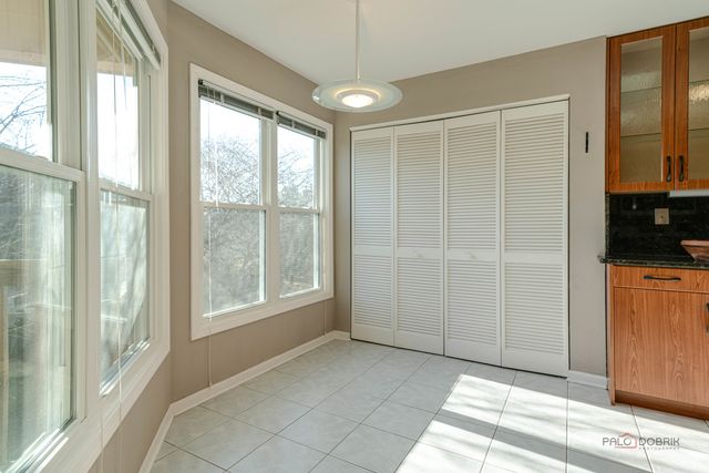 76 Willow Parkway, Buffalo Grove, IL 60089