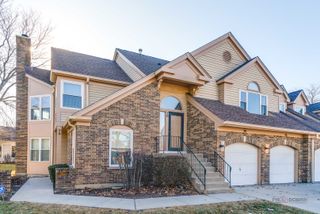 76 Willow Parkway, Buffalo Grove, IL 60089