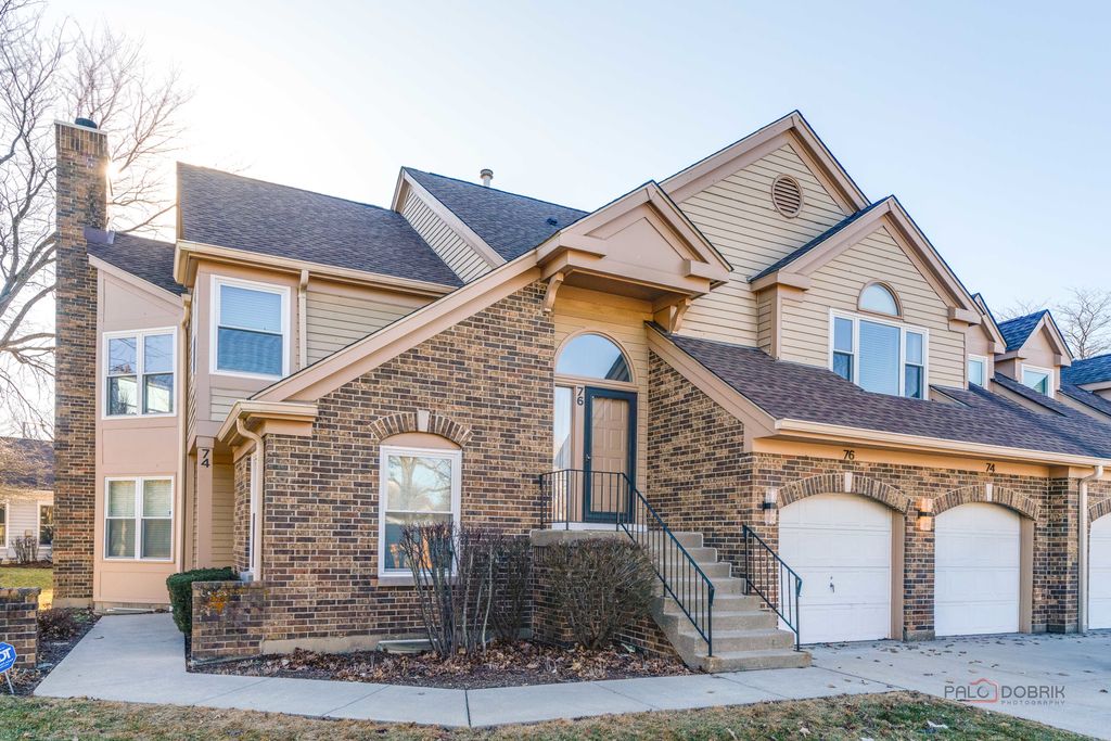76 Willow Parkway, Buffalo Grove, IL 60089