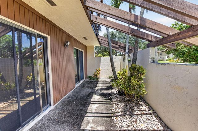 21877 Arriba Real, Boca Raton, FL 33433