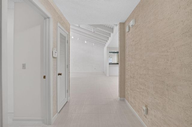 21877 Arriba Real, Boca Raton, FL 33433