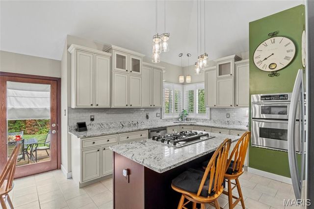 484 Saint Thomas Isle Lane, Wildwood, MO 63040