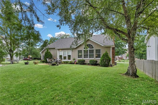 484 Saint Thomas Isle Lane, Wildwood, MO 63040