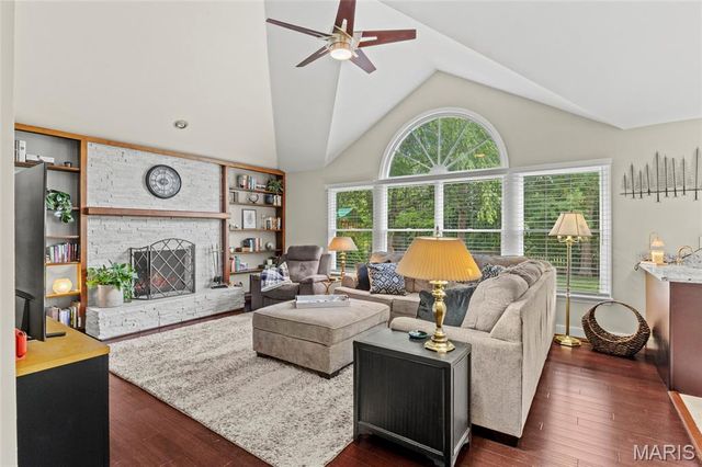 484 Saint Thomas Isle Lane, Wildwood, MO 63040