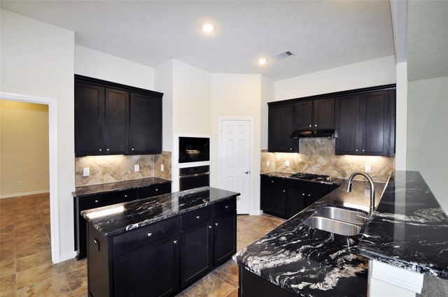 3708 Pedregal Road, League City, TX 77539