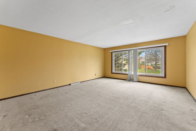 1321 Terrace Park Drive, Bettendorf, IA 52722