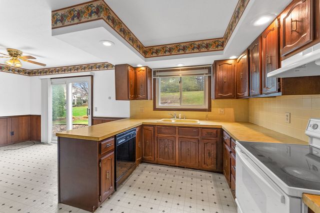 1321 Terrace Park Drive, Bettendorf, IA 52722