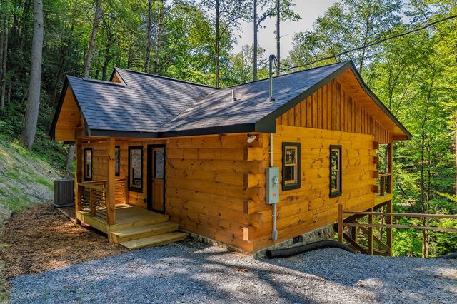 122 Laurel Creek Trail, Blue Ridge, GA 30513