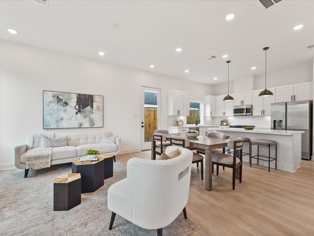 241 Rebecca Street A/B, Houston, TX 77022