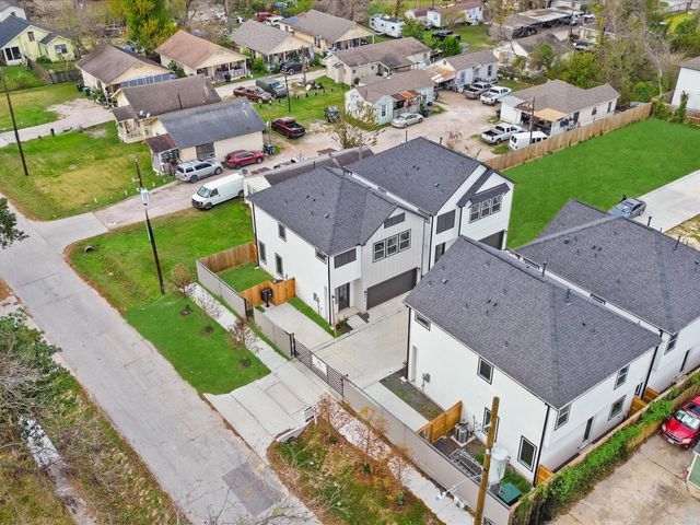 241 Rebecca Street A/B, Houston, TX 77022