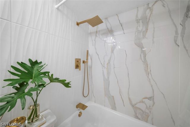 19101 Pine Run LN, Fort Myers, FL 33967