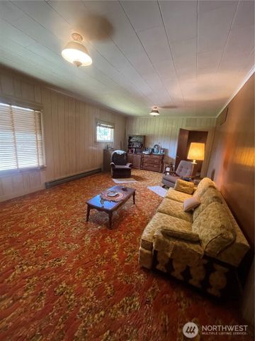 1204 Howard Street, Raymond, WA 98577