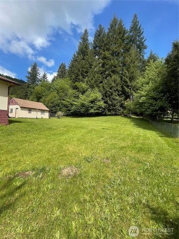 1204 Howard Street, Raymond, WA 98577