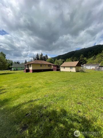 1204 Howard Street, Raymond, WA 98577