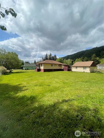 1204 Howard Street, Raymond, WA 98577
