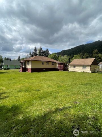 1204 Howard Street, Raymond, WA 98577