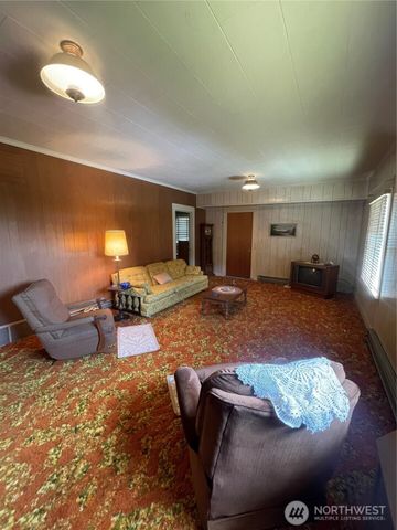 1204 Howard Street, Raymond, WA 98577