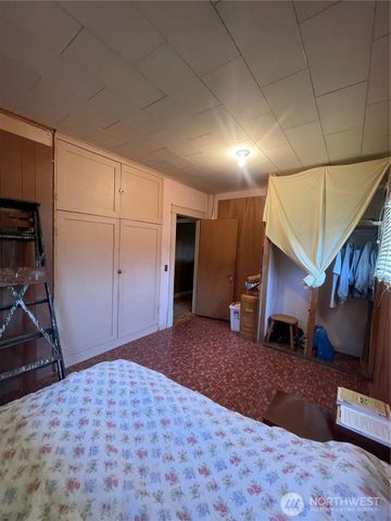 1204 Howard Street, Raymond, WA 98577