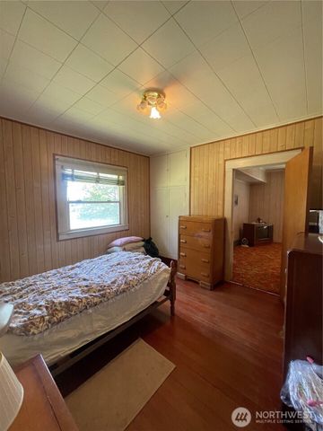 1204 Howard Street, Raymond, WA 98577