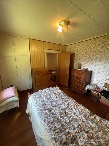 1204 Howard Street, Raymond, WA 98577