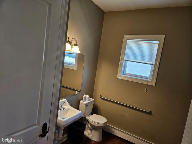 606 GERMANTOWN PIKE, Lafayette Hill, PA 19444