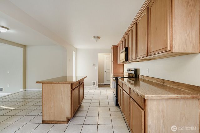 10311 D Street E, Tacoma, WA 98445