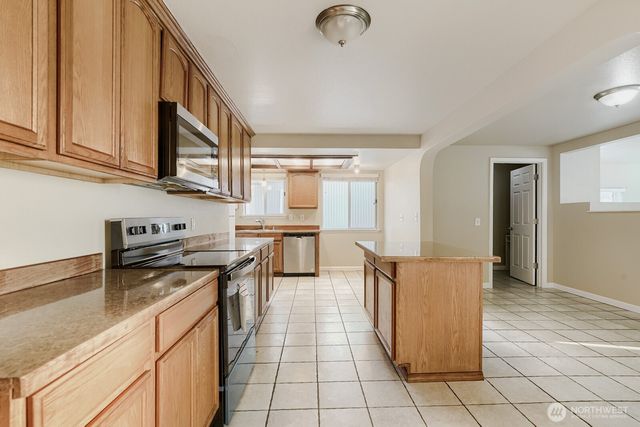 10311 D Street E, Tacoma, WA 98445