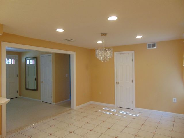 225 Reingold Ave, Fitchburg, MA 01420