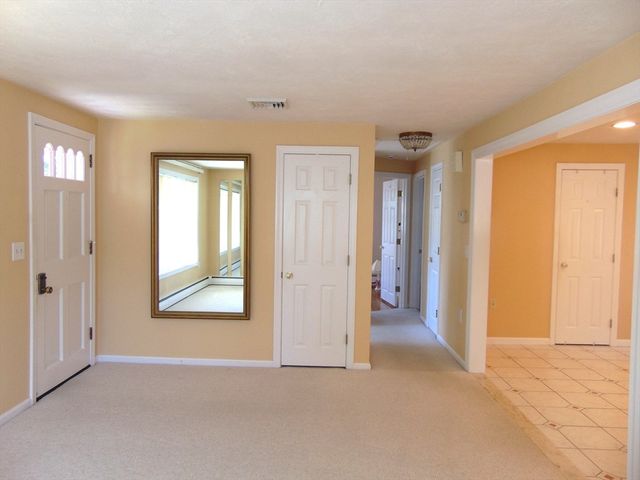 225 Reingold Ave, Fitchburg, MA 01420