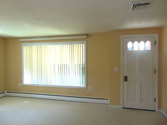 225 Reingold Ave, Fitchburg, MA 01420