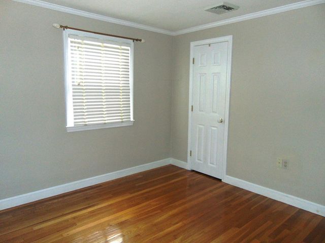 225 Reingold Ave, Fitchburg, MA 01420