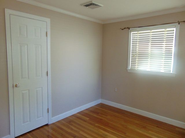 225 Reingold Ave, Fitchburg, MA 01420