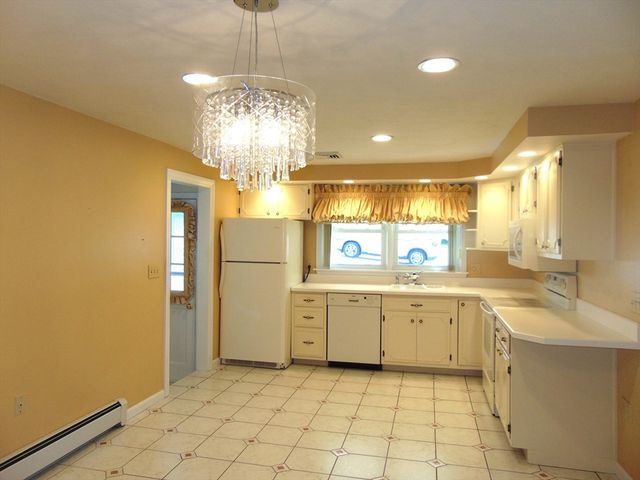 225 Reingold Ave, Fitchburg, MA 01420